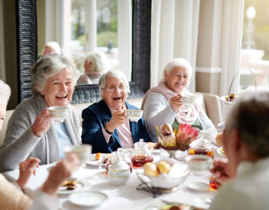 Maintaining a Healthy Lifestyle in Assisted Living Communities