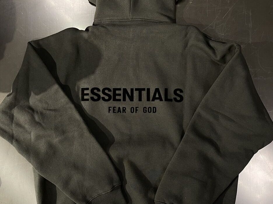 Essentials Hoodie: The Ultimate Wardrobe Staple for Every Season