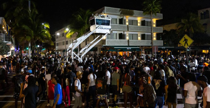 Discover Ocean Drive Miami's Culture History and Nightlife