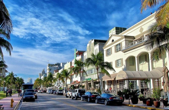 Discover Ocean Drive Miami's Culture History and Nightlife