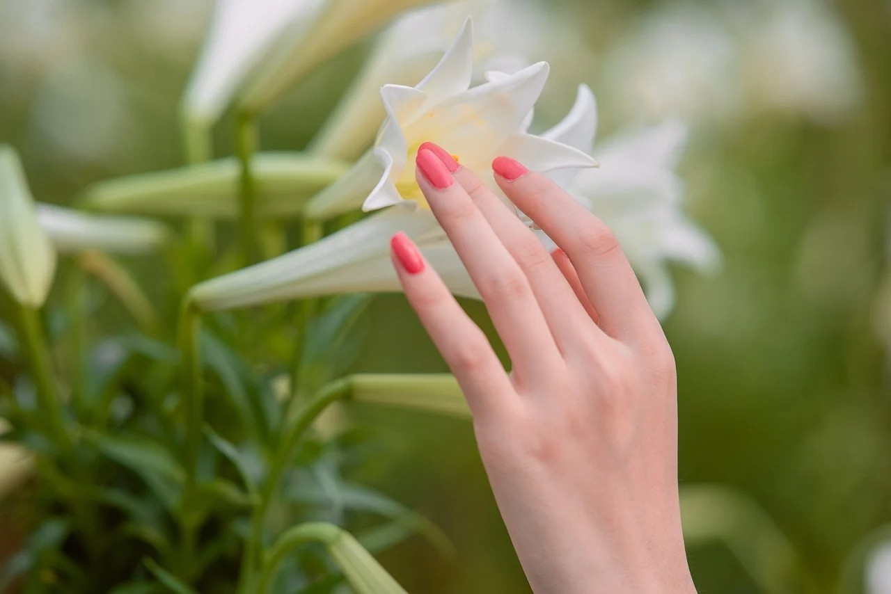 10 Stunning Gel Nail Polish Colors For Every Season