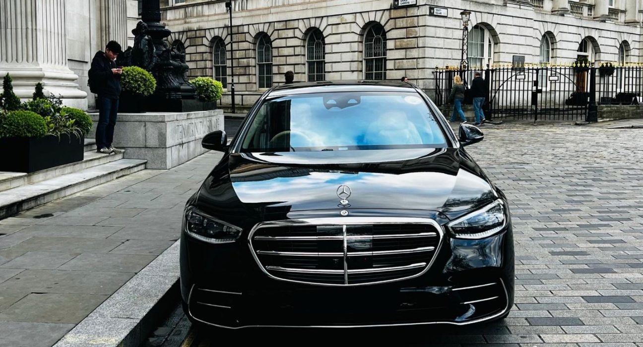 Booking a Heathrow Airport Chauffeur Service: What to Know