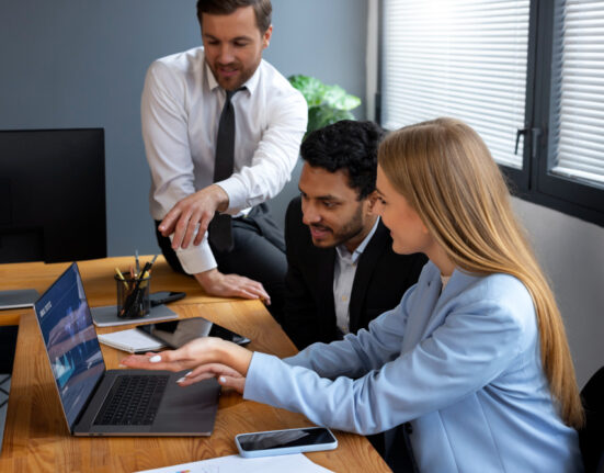 Open-Source vs. SaaS eCommerce Platforms