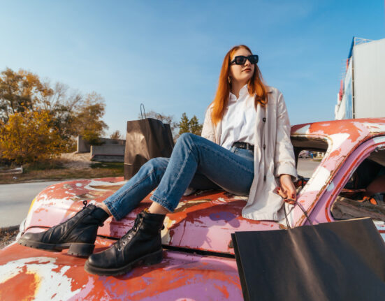 authentic 90s grunge fashion