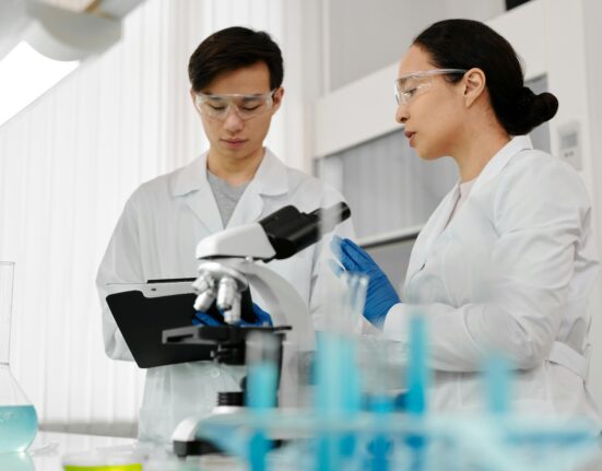 fluorescence microscope