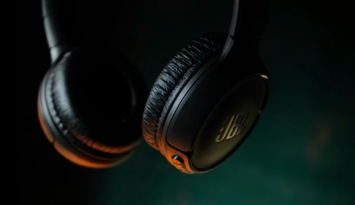 JBL Noise Cancelling Headphones