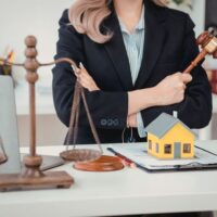 estate lawyer
