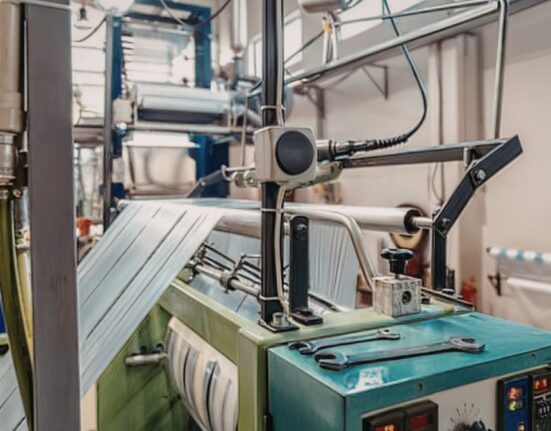 lace fabric manufacturer