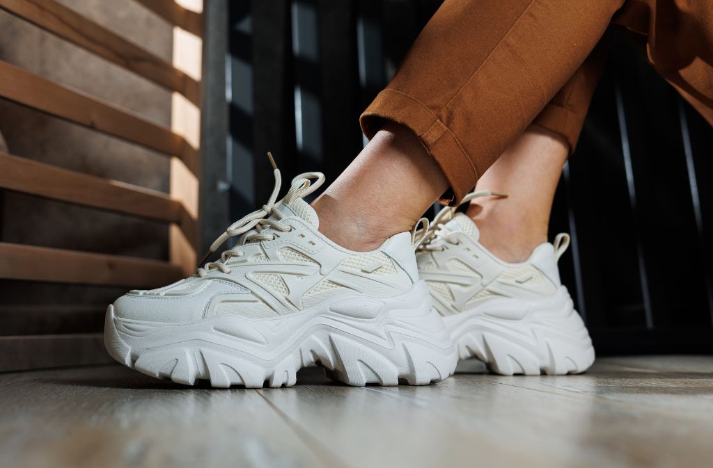 best shoes for wide feet women